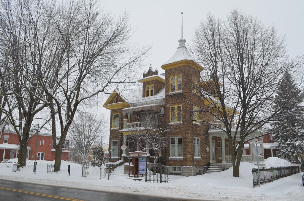 Louiseville Le 100 St-Laurent מראה חיצוני תמונה
