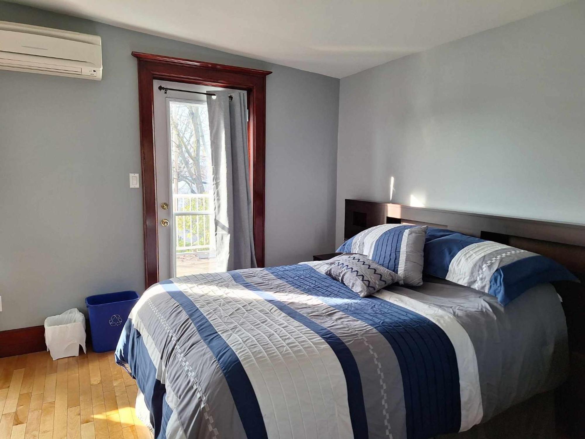 Louiseville Le 100 St-Laurent מראה חיצוני תמונה